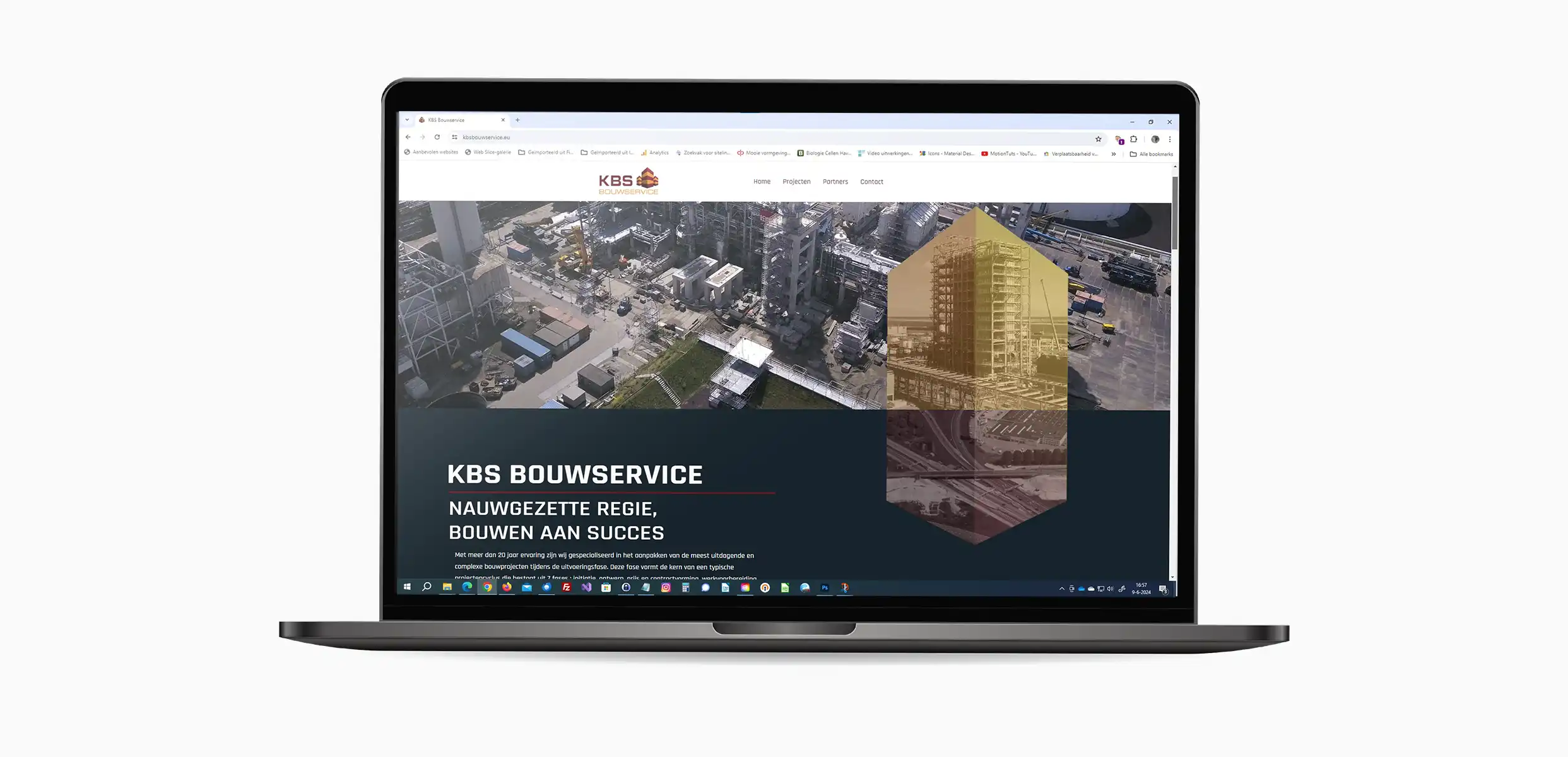 Afbeelding van een laptop met daarop de homepage van website kbsbouwservice.eu